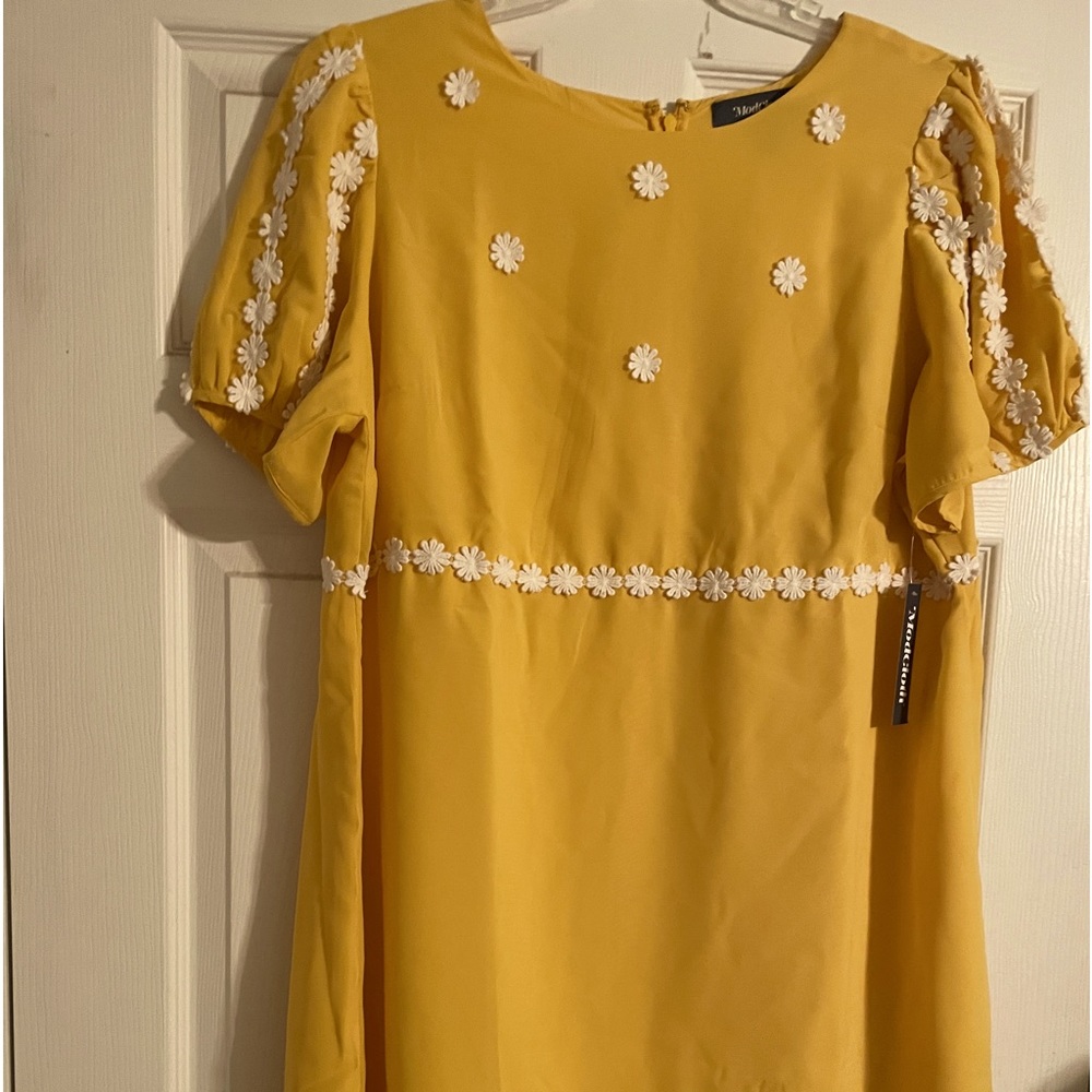 NWT Fun and flirty yellow ModCloth Dress - Size 18W - with dainty white flowers.